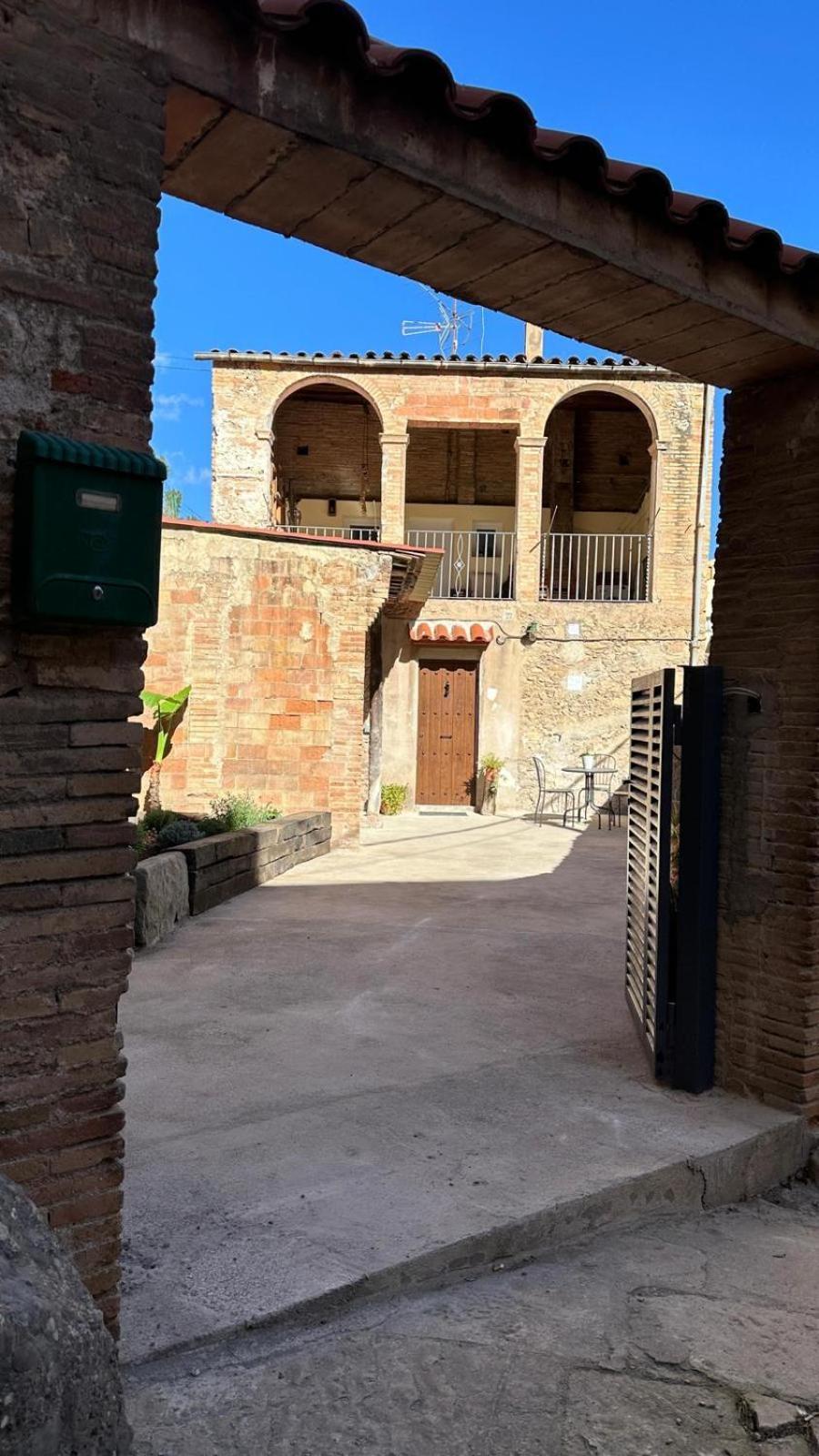 Habitacion Roca Foradada En Casa Cami De Les Aiguees Monistrol De Montserrat Eksteriør bilde